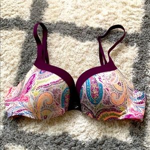 VICTORIA’S SECRET PUSH UP BRA
